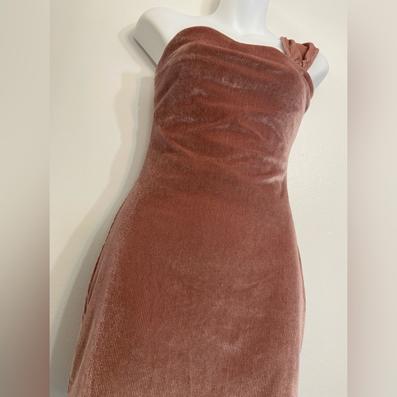 Privacy Please size SMALL one shoulder Rose color dress - Picture 2 of 4